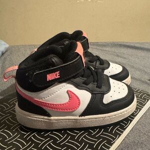 Baby girl hi-top NIKE black/pink size 6